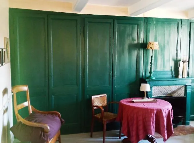 A Vol D'oiseau בית אירוח *